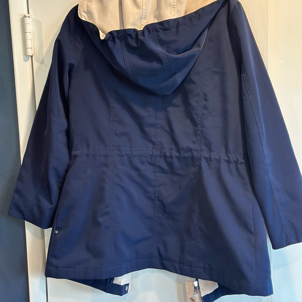 Women's Nautica Blue and Cream Rain Jacket, Size L. - Picture 7 of 7